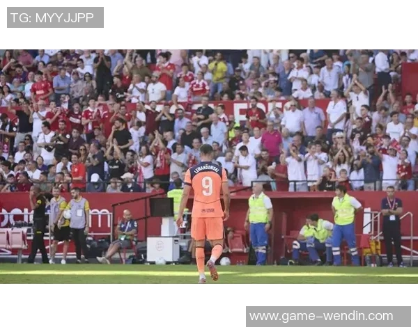 纳斯里：巴黎统治力显著下半场压制巴萨几乎窒息